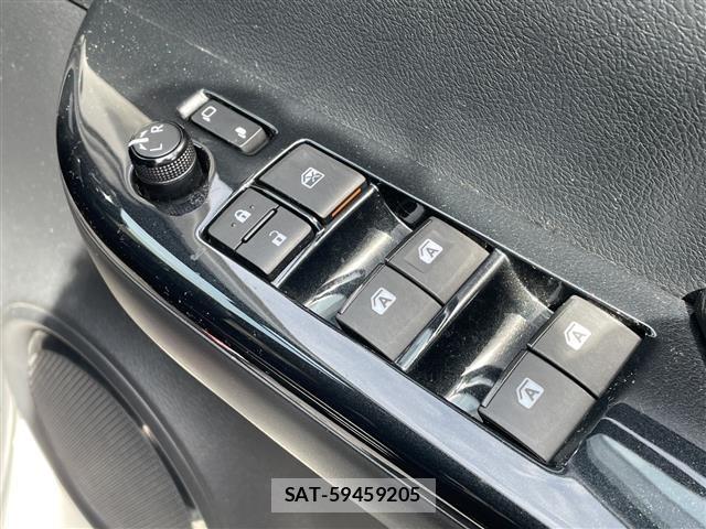 Toyota HILUX 2022 8682902-22