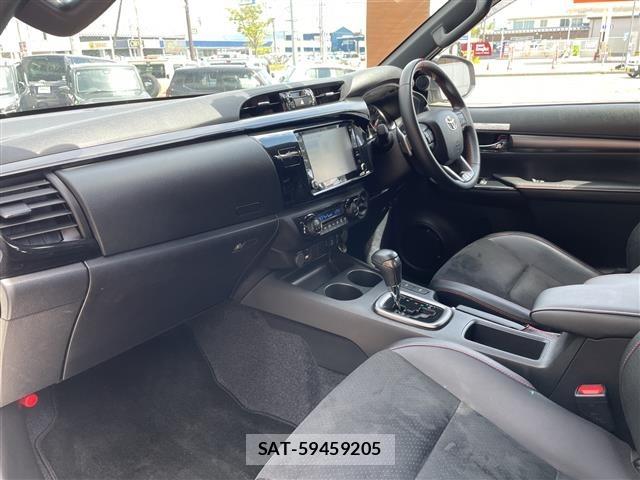 Toyota HILUX 2022 8682902-4