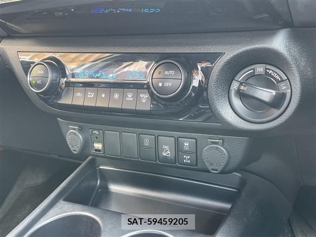Toyota HILUX 2022 8682902-7