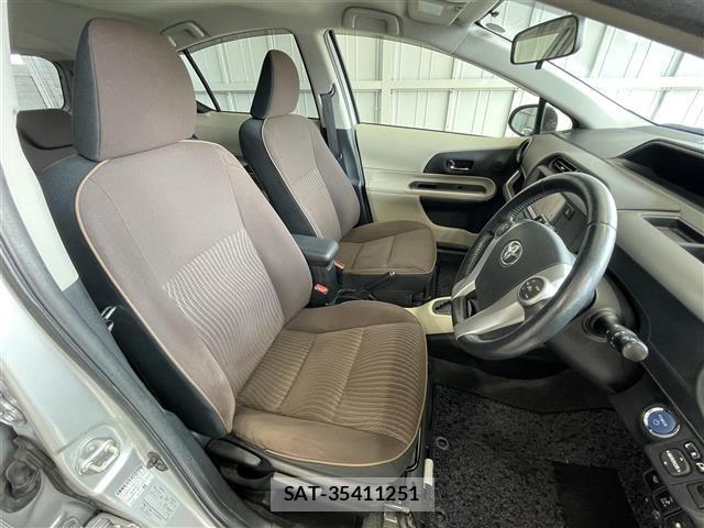 Toyota AQUA 2013 8705802-12