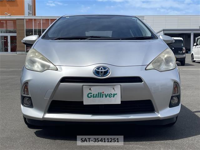 Toyota AQUA 2013 8705802-14