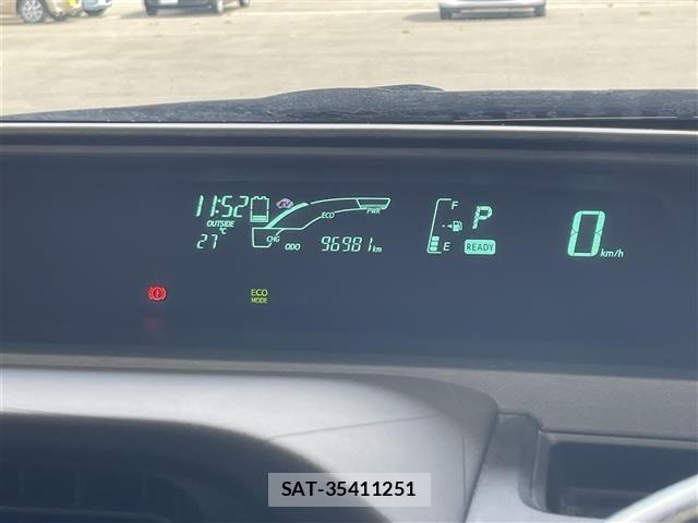 Toyota AQUA 2013 8705802-16