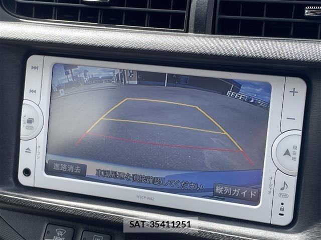 Toyota AQUA 2013 8705802-21