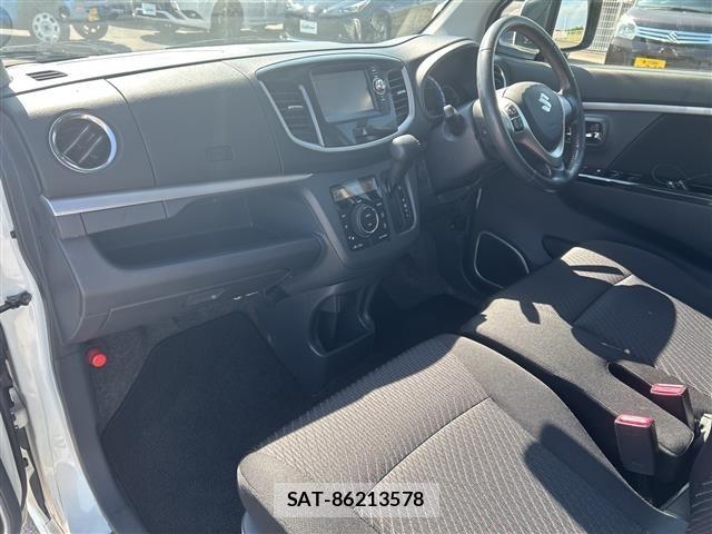Suzuki WAGON R 2013 8921334-4