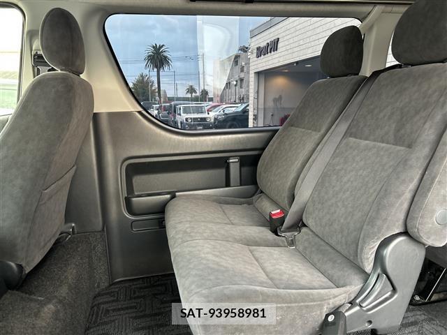 Toyota HIACE WAGON 2017 8861813-1