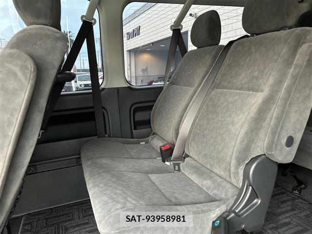Toyota HIACE WAGON 2017 8861813-19