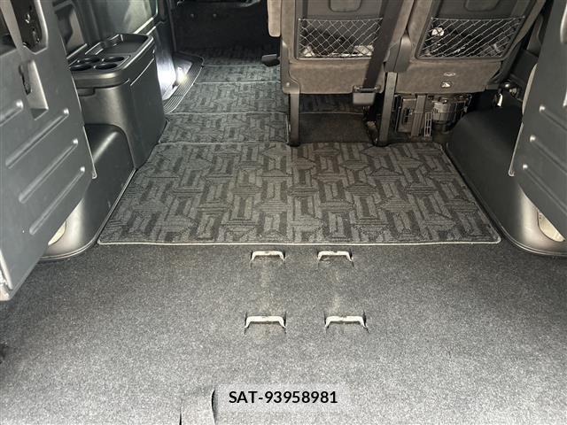 Toyota HIACE WAGON 2017 8861813-7