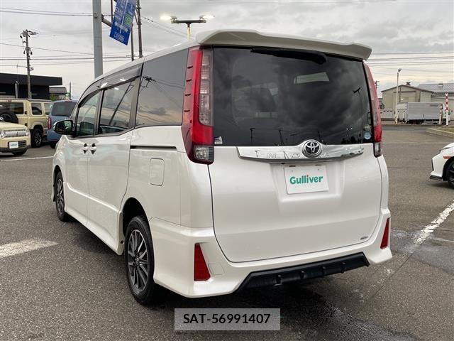 Toyota NOAH 2015 8683581-13