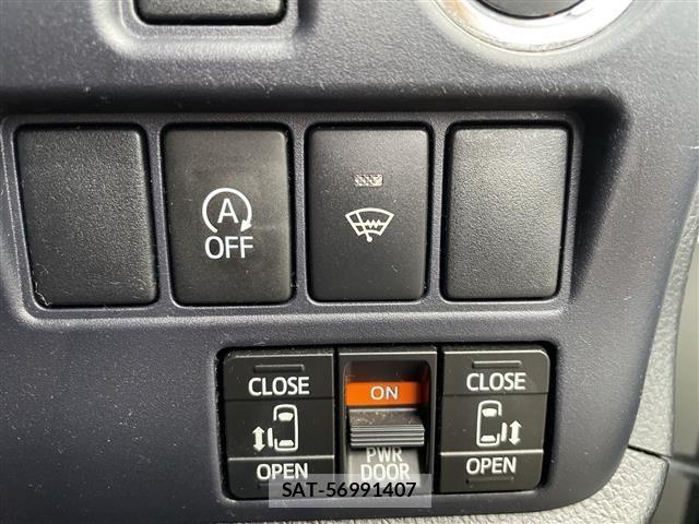 Toyota NOAH 2015 8683581-18
