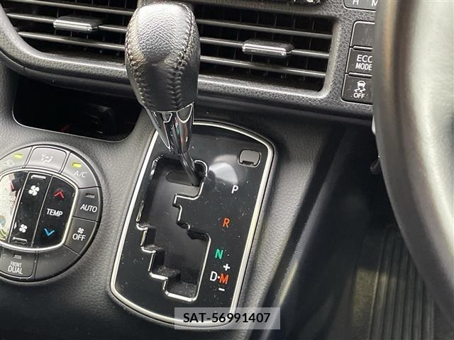 Toyota NOAH 2015 8683581-3