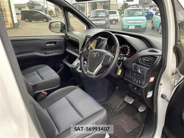 Toyota NOAH 2015 8683581-8