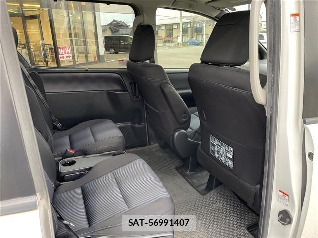 Toyota NOAH 2015 8683581-9