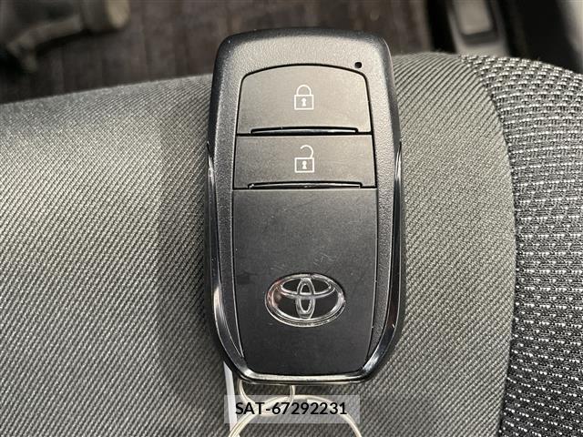 Toyota AQUA 2022 8705804-6