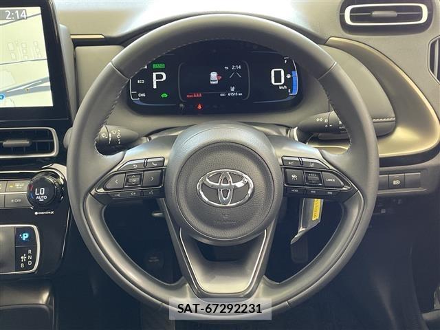 Toyota AQUA 2022 8705804-8
