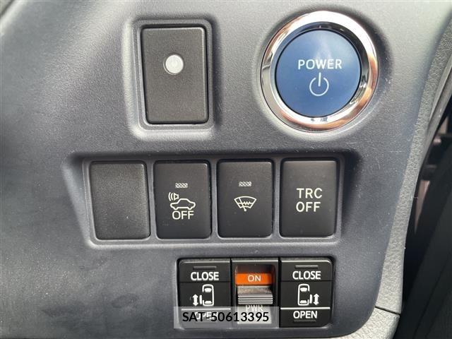 Toyota NOAH 2014 8683582-1