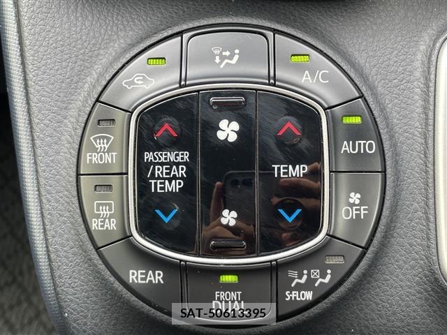 Toyota NOAH 2014 8683582-12