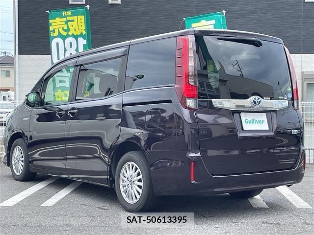 Toyota NOAH 2014 8683582-13
