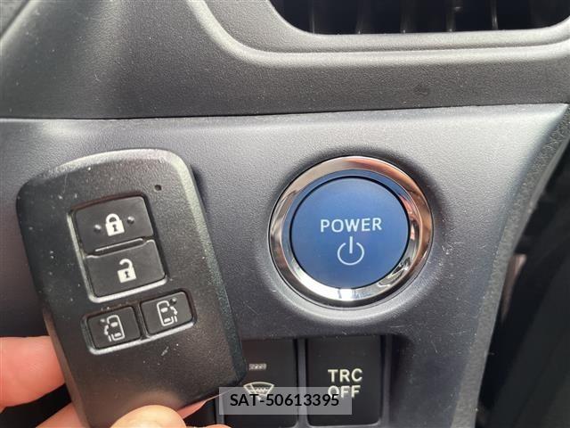 Toyota NOAH 2014 8683582-5