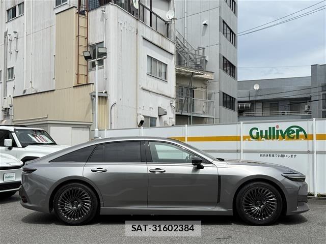 Toyota CROWN 2024 8680582-8