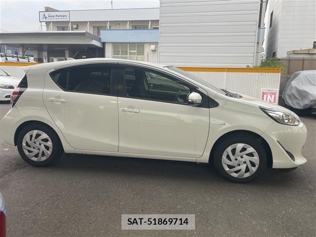 Toyota AQUA 2017 8705818-4