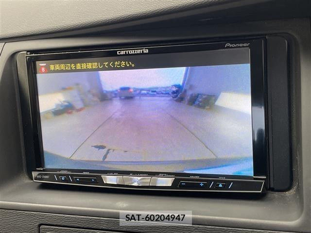 Toyota ISIS 2013 8947901-17