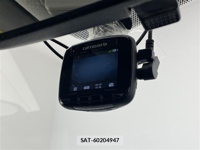 Toyota ISIS 2013 8947901-5