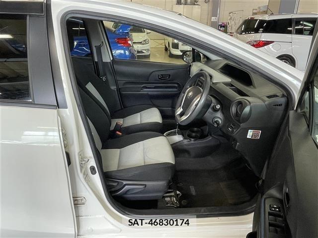Toyota AQUA 2013 8705819-12
