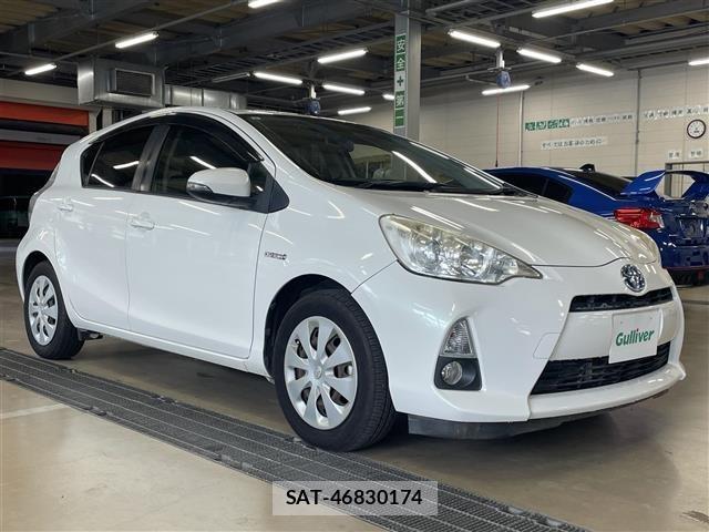 Toyota AQUA 2013 8705819-15