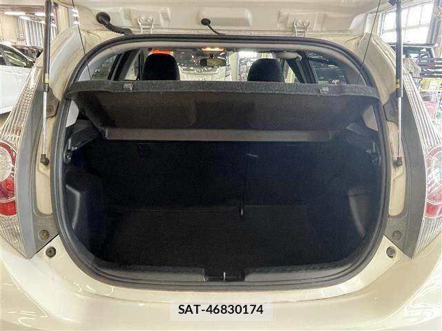 Toyota AQUA 2013 8705819-4