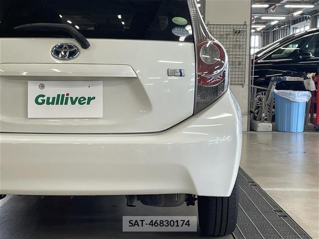 Toyota AQUA 2013 8705819-9