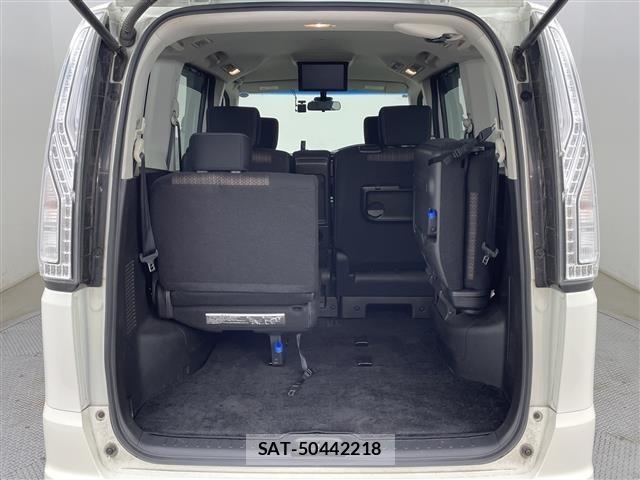 Nissan SERENA 2015 8927881-11