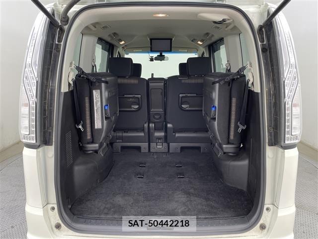 Nissan SERENA 2015 8927881-12