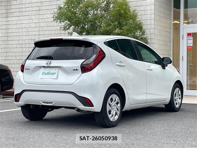 Toyota AQUA 2023 8948915-14