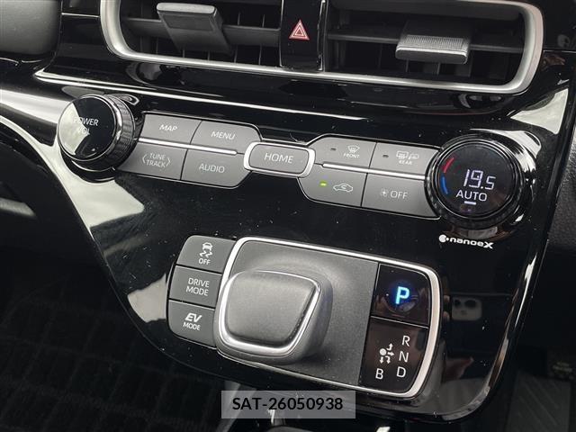 Toyota AQUA 2023 8948915-9