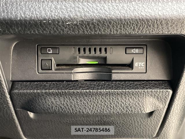 Toyota NOAH 2017 8683588-1