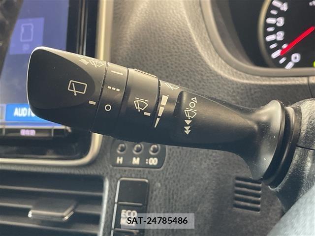 Toyota NOAH 2017 8683588-10