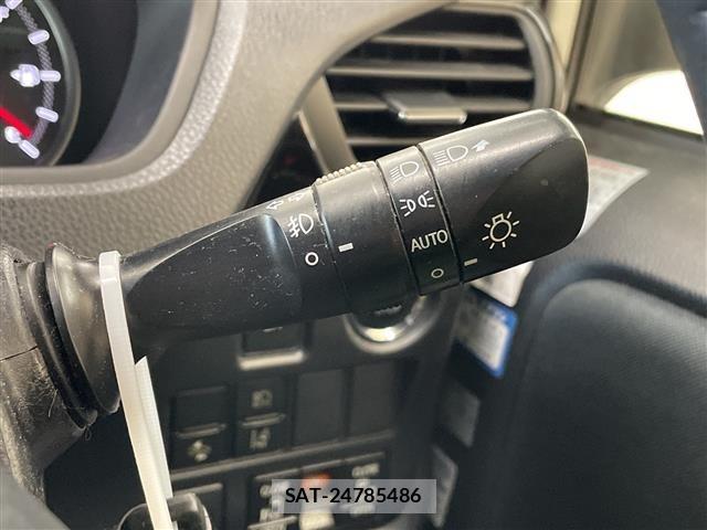 Toyota NOAH 2017 8683588-11