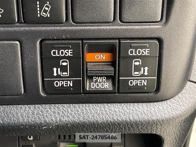 Toyota NOAH 2017 8683588-6