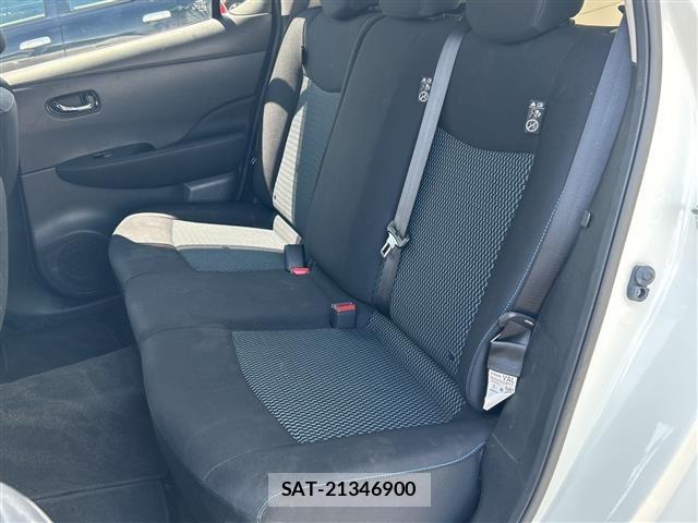 Nissan LEAF 2021 8693216-10