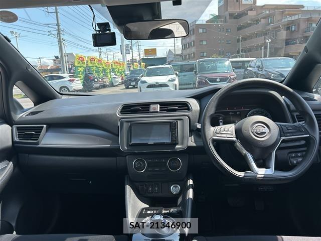 Nissan LEAF 2021 8693216-15