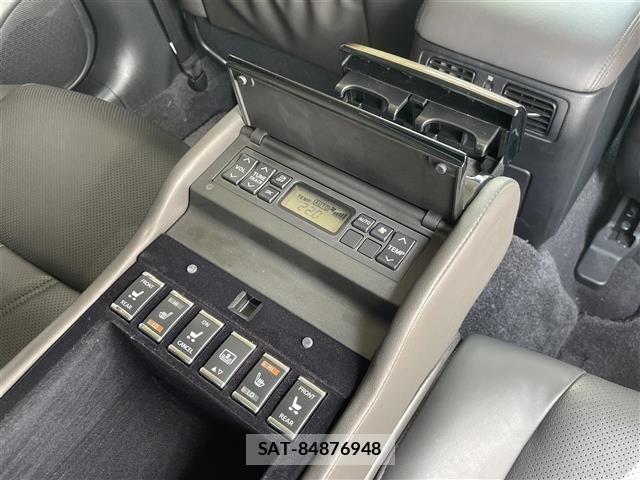 Nissan FUGA 2017 8695764-3
