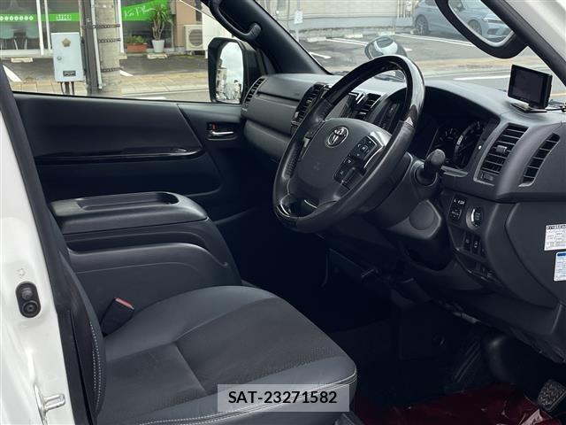 Toyota HIACE VAN 2020 8698131-2