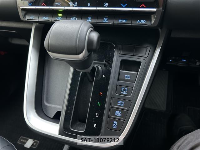 Toyota NOAH 2022 8683589-12