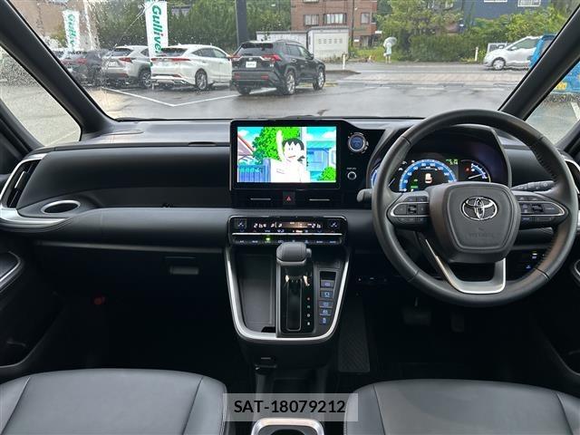 Toyota NOAH 2022 8683589-15