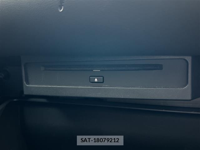 Toyota NOAH 2022 8683589-4