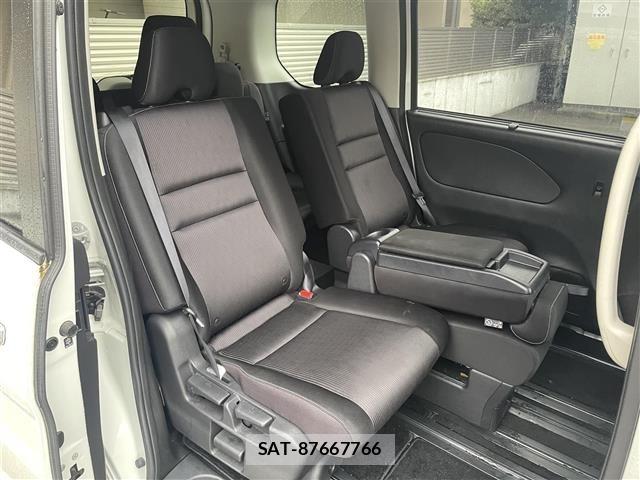 Nissan SERENA 2017 8927921-11