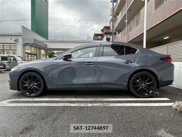 Mazda MAZDA3 2023 8909351-11