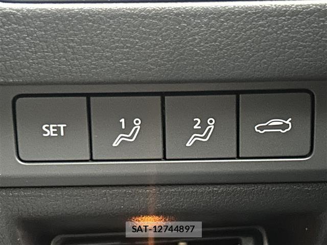 Mazda MAZDA3 2023 8909351-18