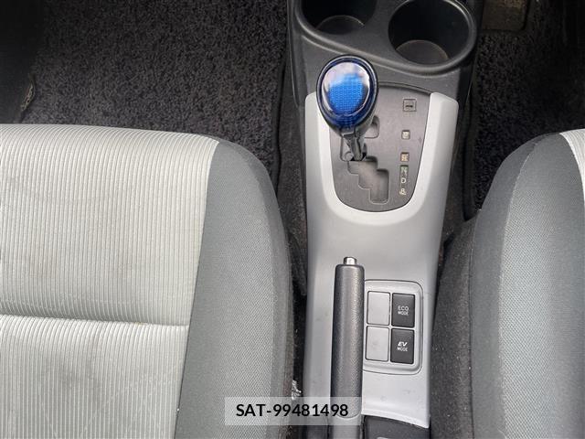 Toyota AQUA 2012 8705821-12
