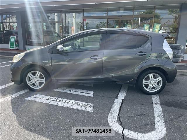 Toyota AQUA 2012 8705821-17